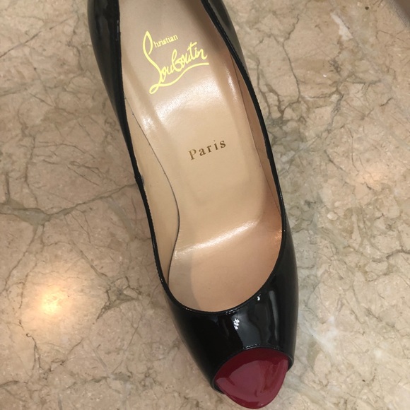 NEVER worn Christian Louboutin size 8 Black Pumps - Picture 4 of 5